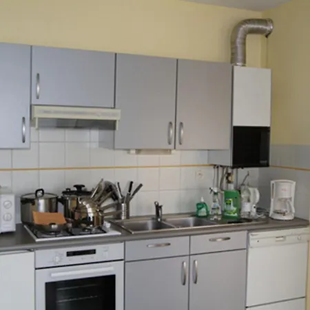 Apartment Pleasant In With Balcony *