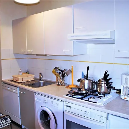 Pleasant In With Balcony Apartment *
